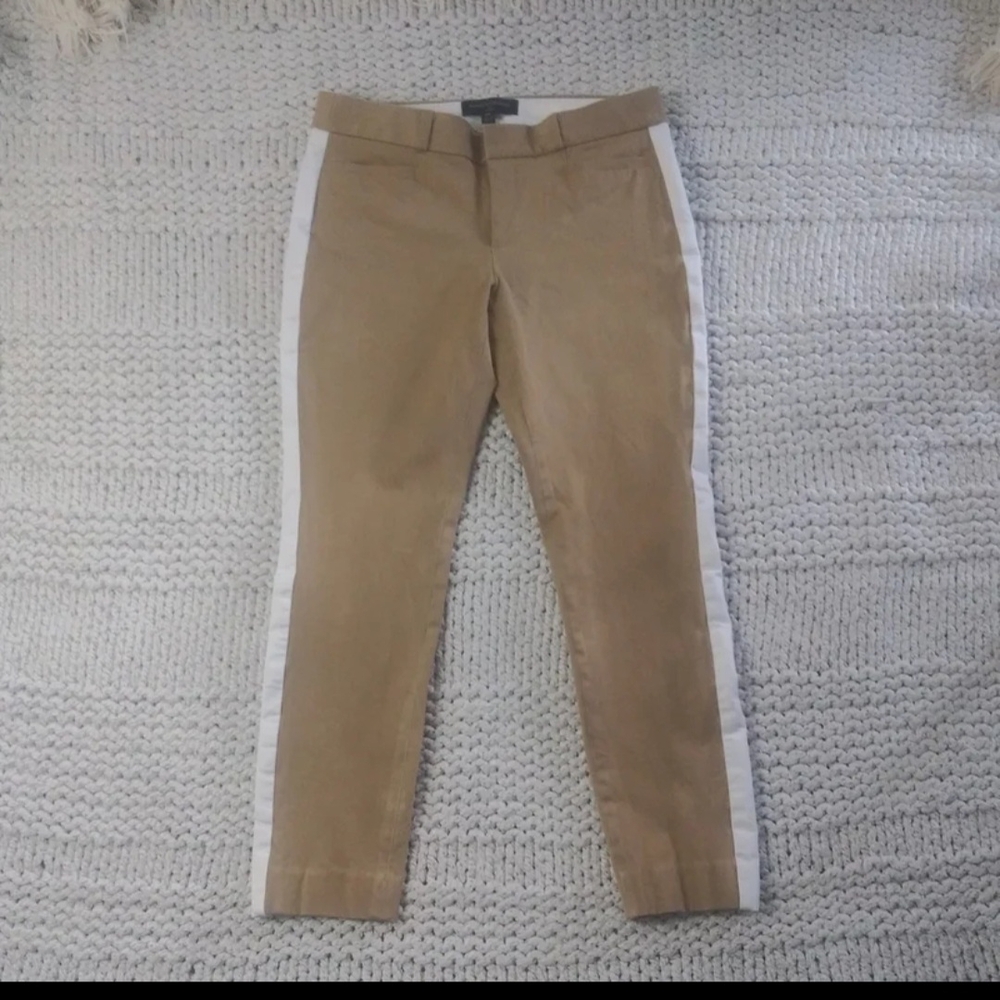 Banana Republic Sloan Fit Stretch Tan Trousers with White Accents, Size 2P